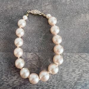 Vintage Cream Faux Pearl Costume Jewelry Bracelet with Gold Tone Box Clasp